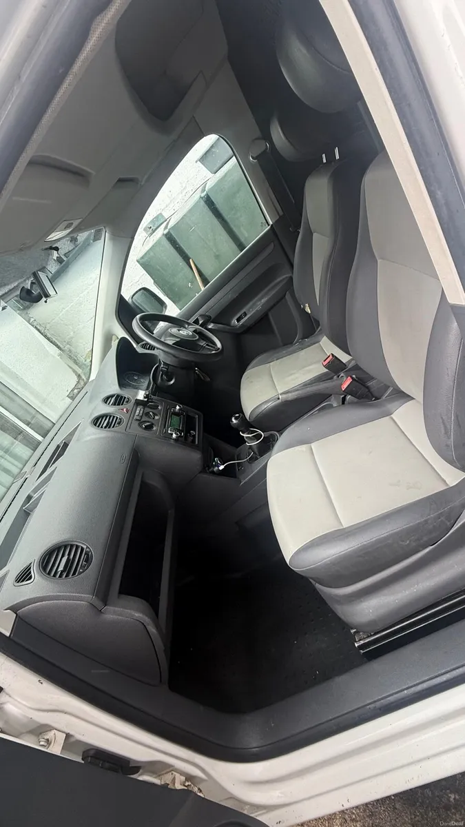 Volkswagen Caddy 2012 - Image 3