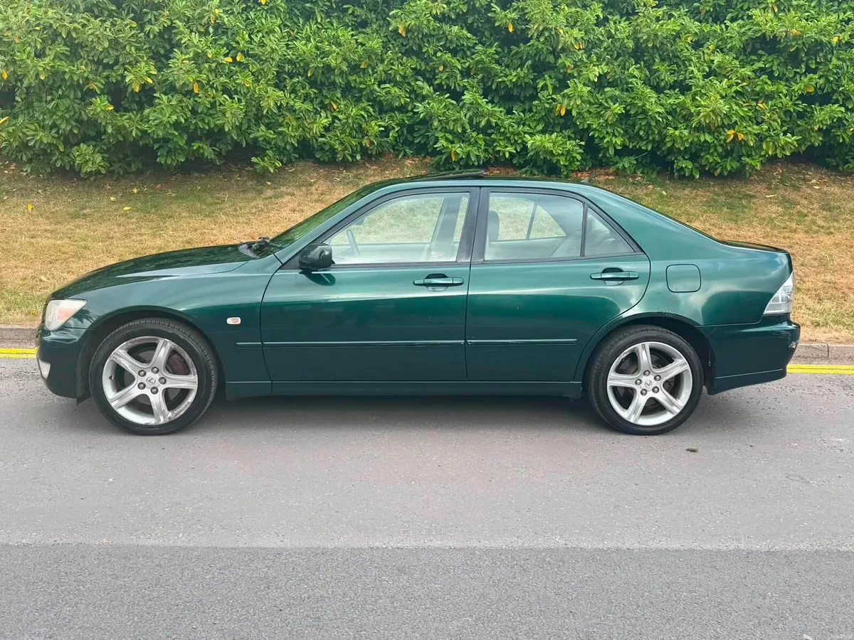 Lexus is200 - Image 4