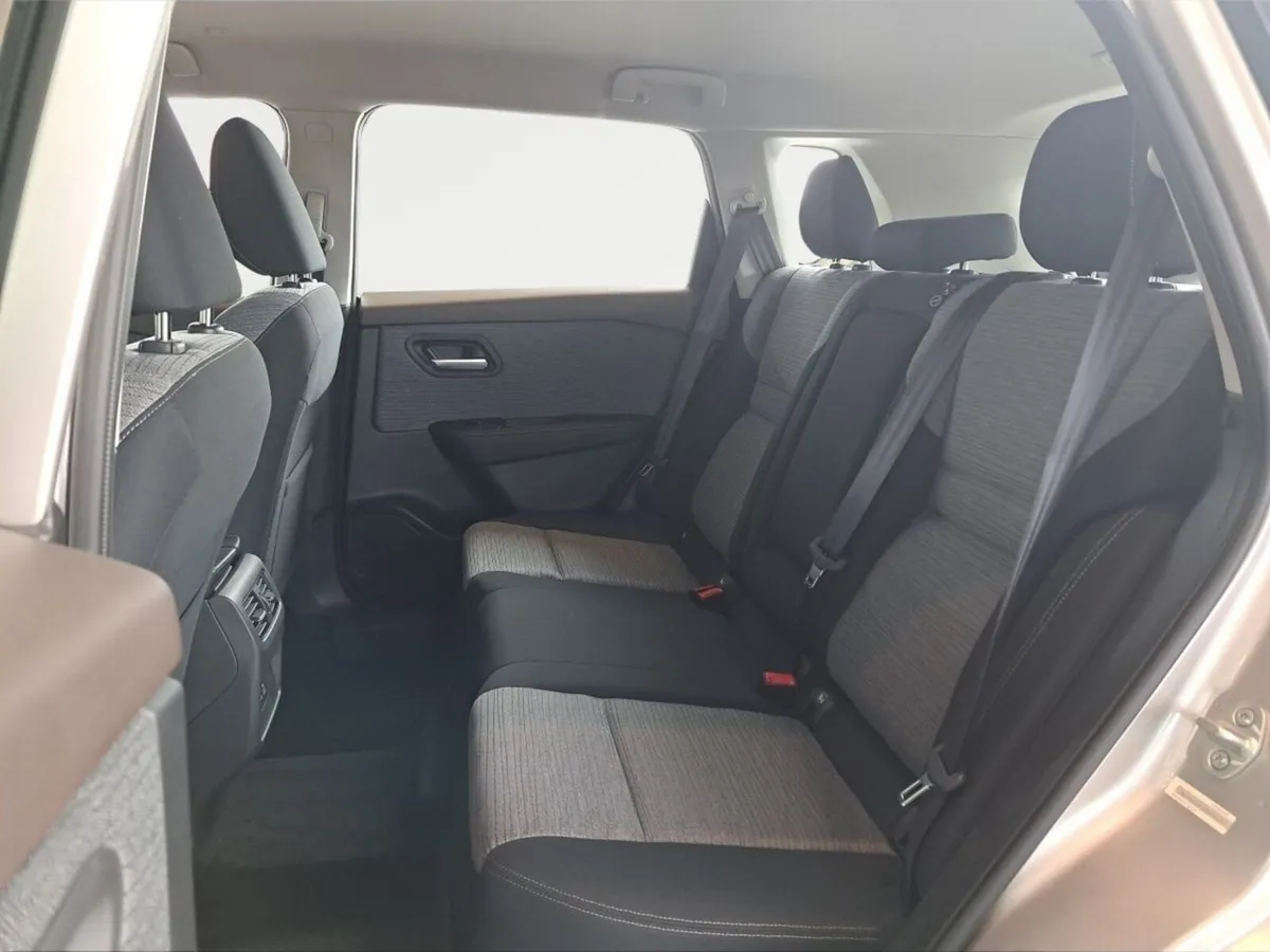 Nissan X-Trail E-POWER SV 5 Seater €4000 Scrappage - Image 6