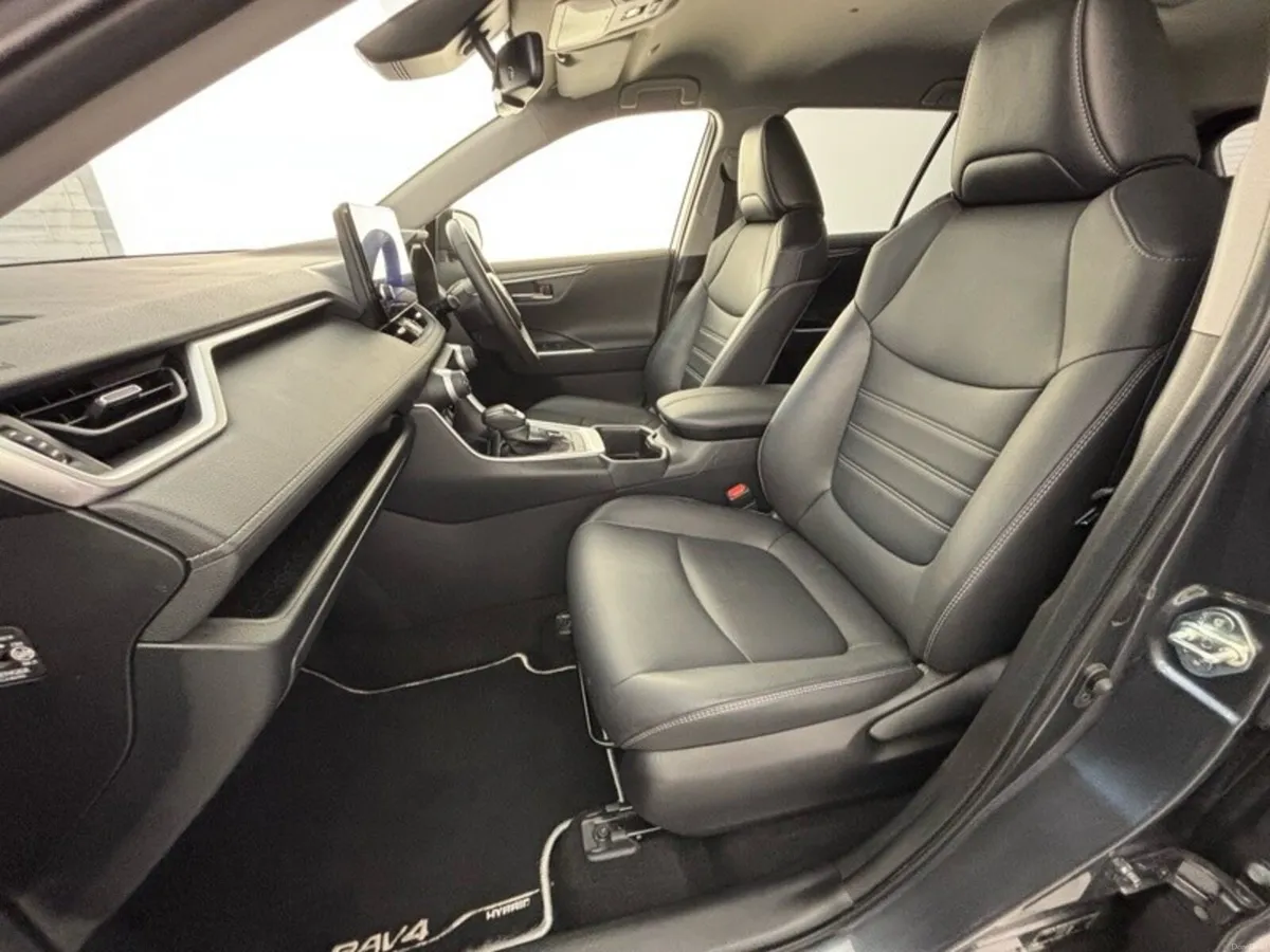 Toyota RAV4 HYBRID SOL 4DR AUTO - Image 6
