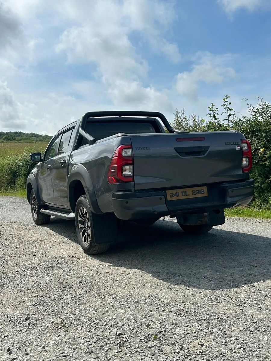Toyota Hilux Gr Sport - Image 2