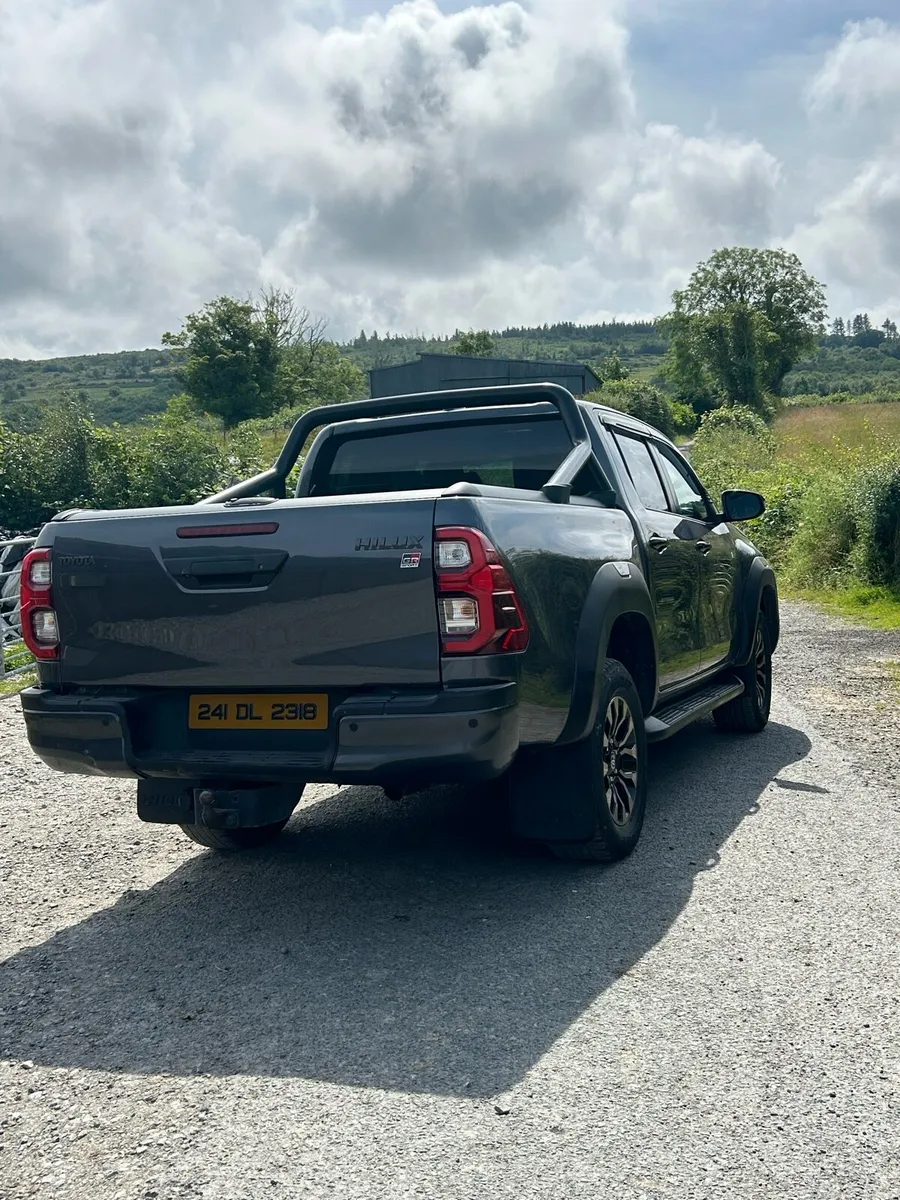 Toyota Hilux Gr Sport - Image 3