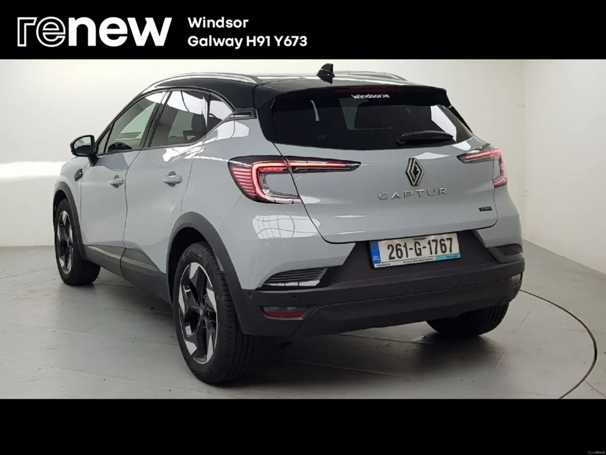 Renault Captur techno full hybrid E-Tech 160 Auto - Image 3