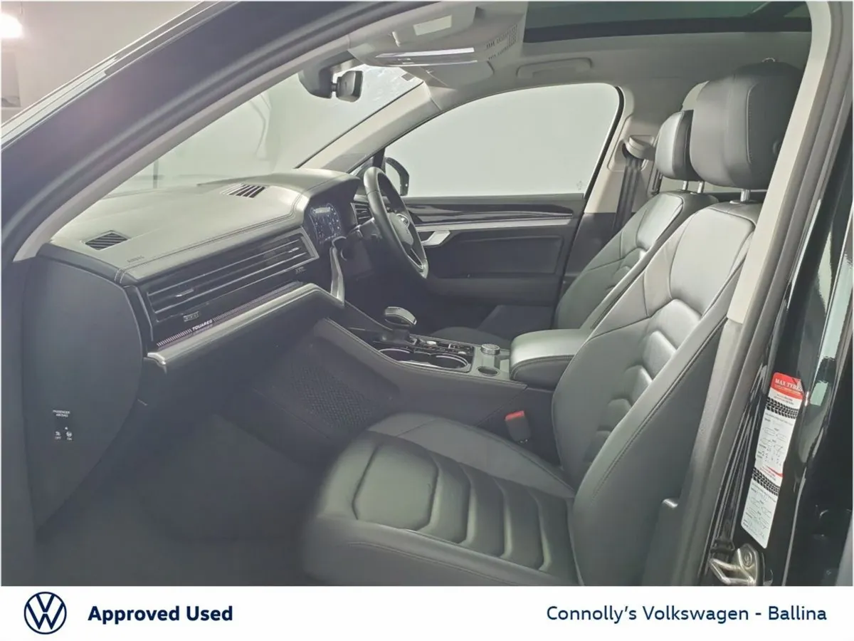 Volkswagen Touareg 3.0TSI PHEV 381HP 4M DSG Elegan - Image 4