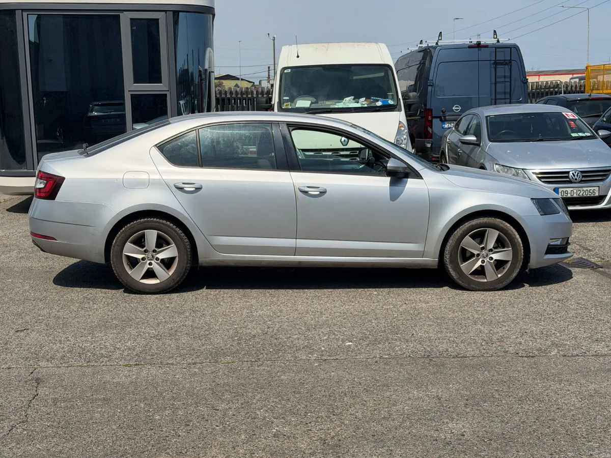 Skoda Octavia 1.6 TDI Ambition - Image 2
