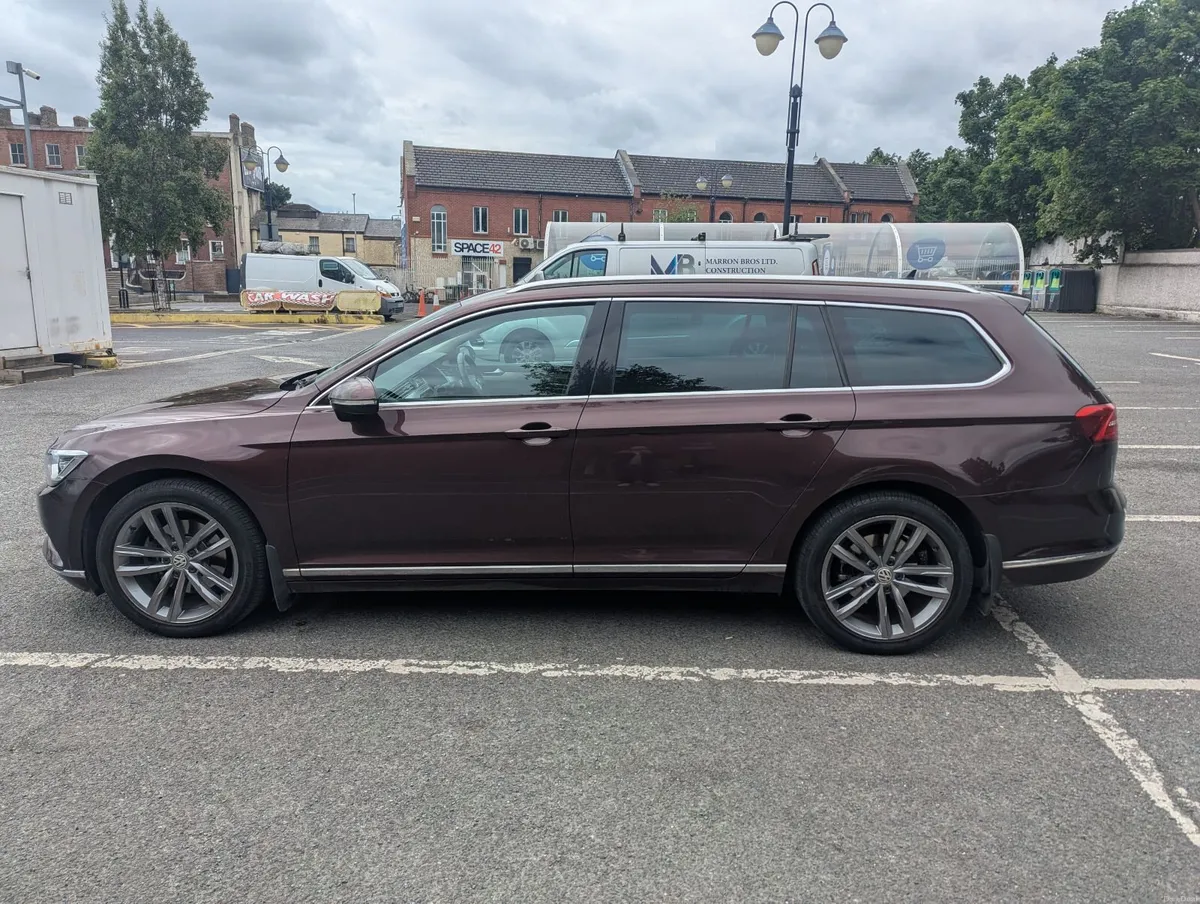 Volkswagen Passat 2018 GT Estate - Image 4
