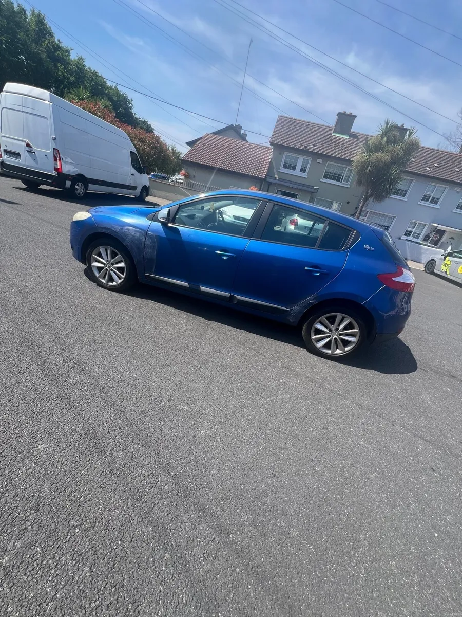 Renault Megane 2010 nct and taxed - Image 2