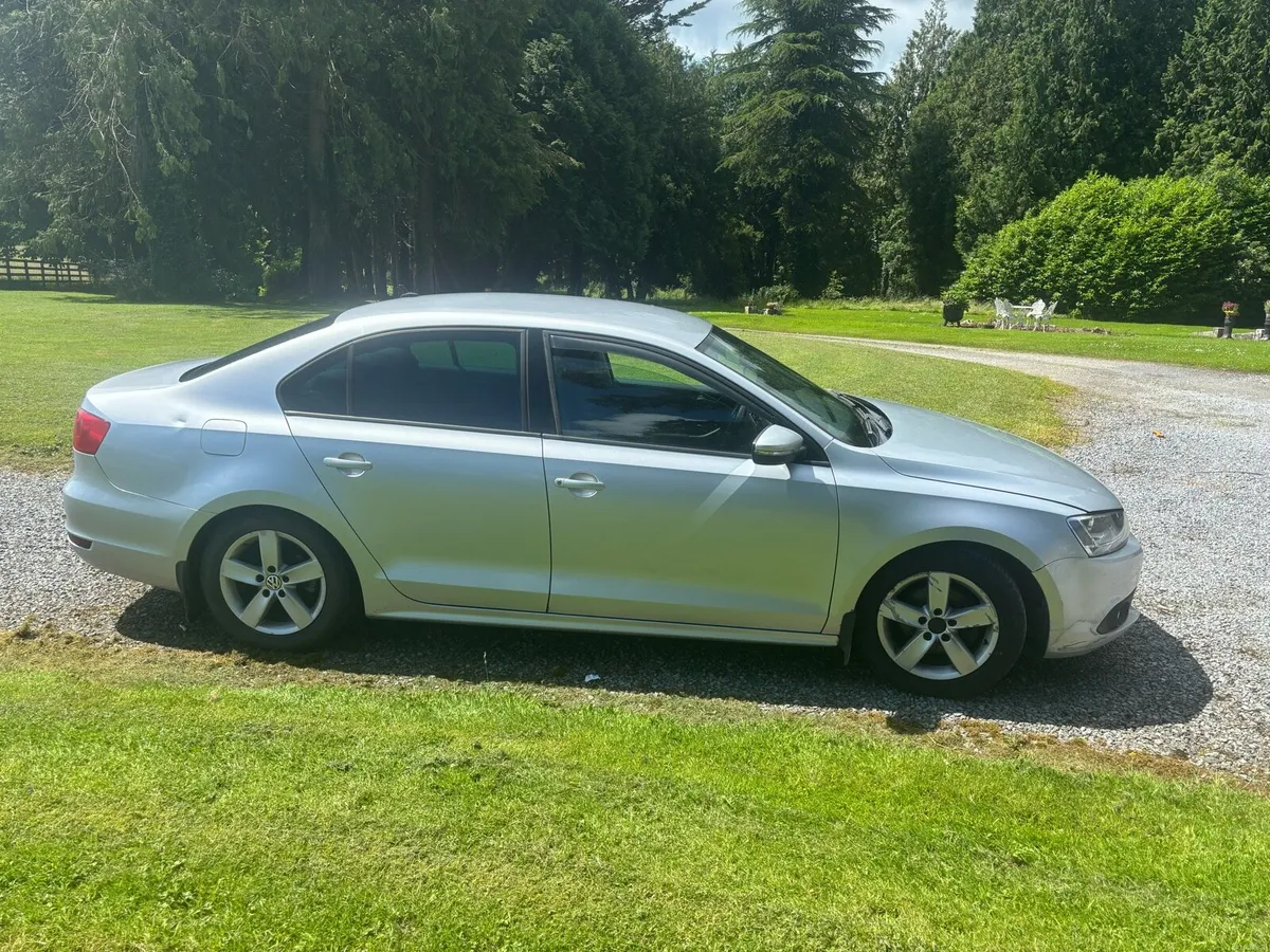 141 Volkswagen Jetta - Image 2