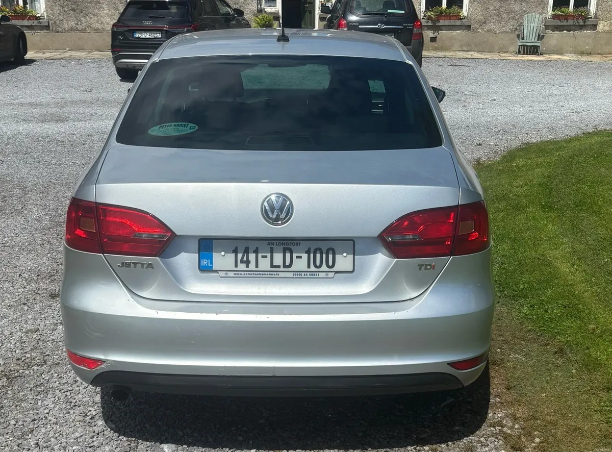 141 Volkswagen Jetta - Image 4