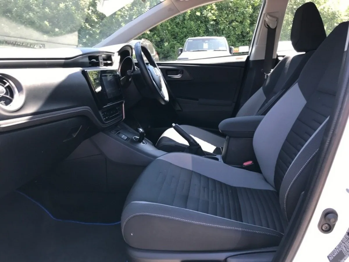 Toyota Auris HYBRID LUNA - GRANDONS - Image 6