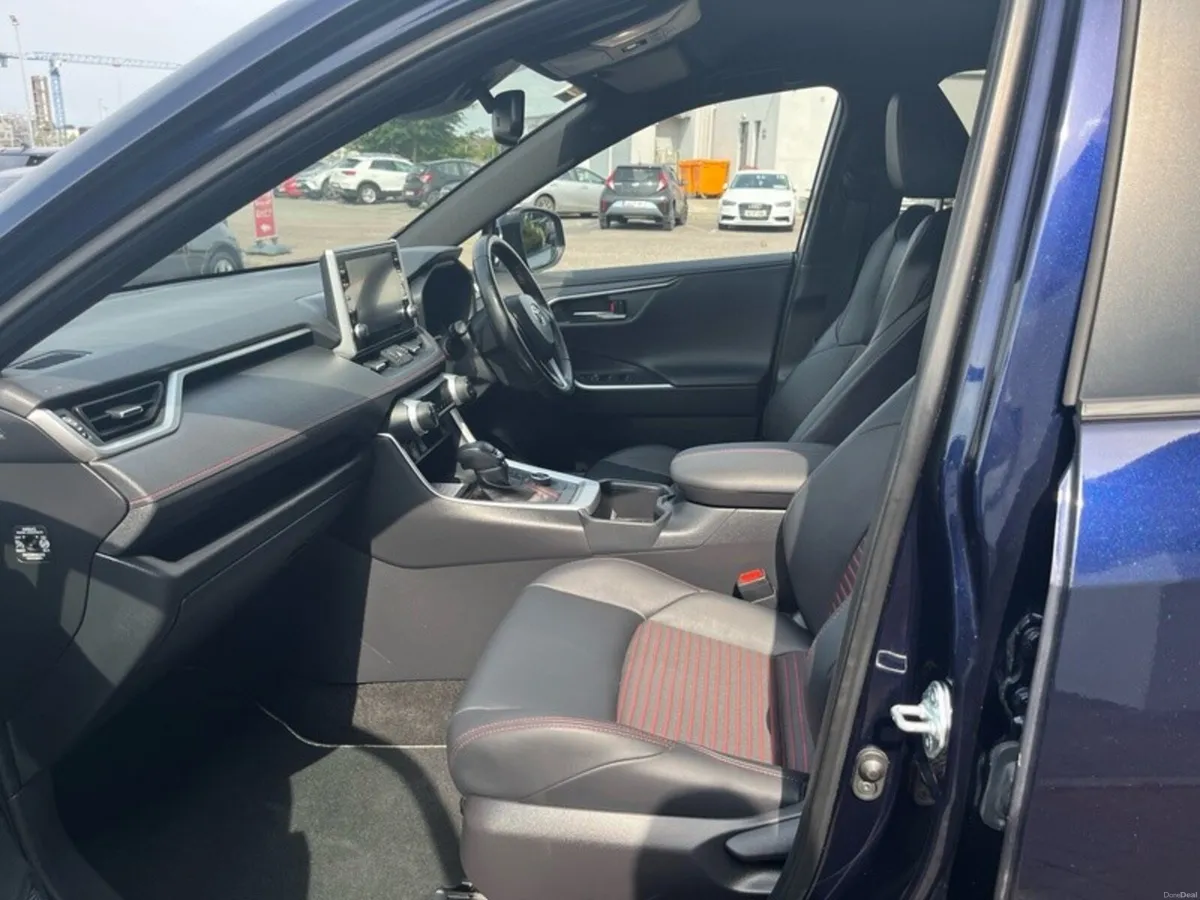 Toyota RAV4 RAV4 PLUG-IN HYBRID SOL - Image 6