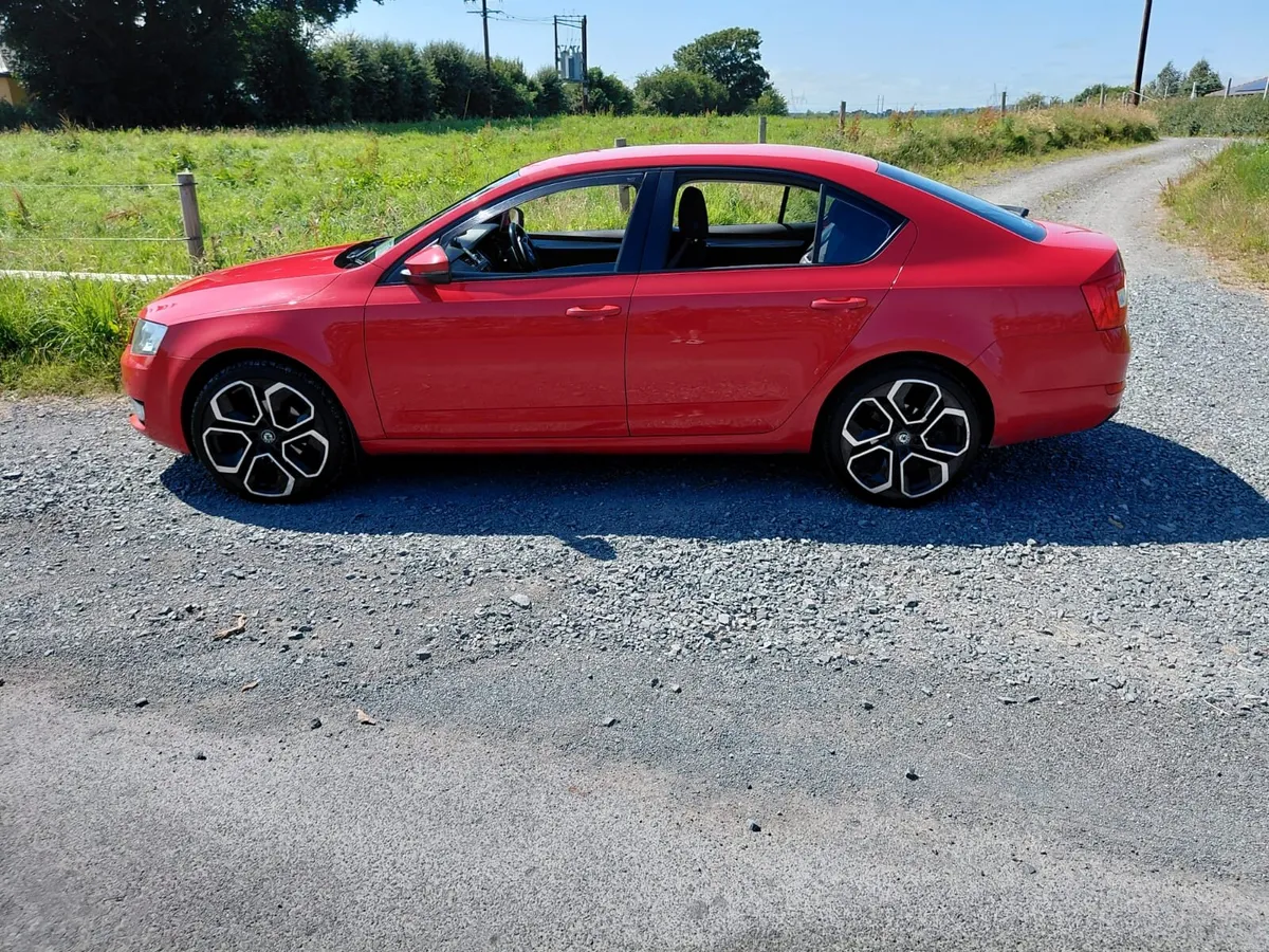 Skoda Octavia Automatic 2L - Image 3