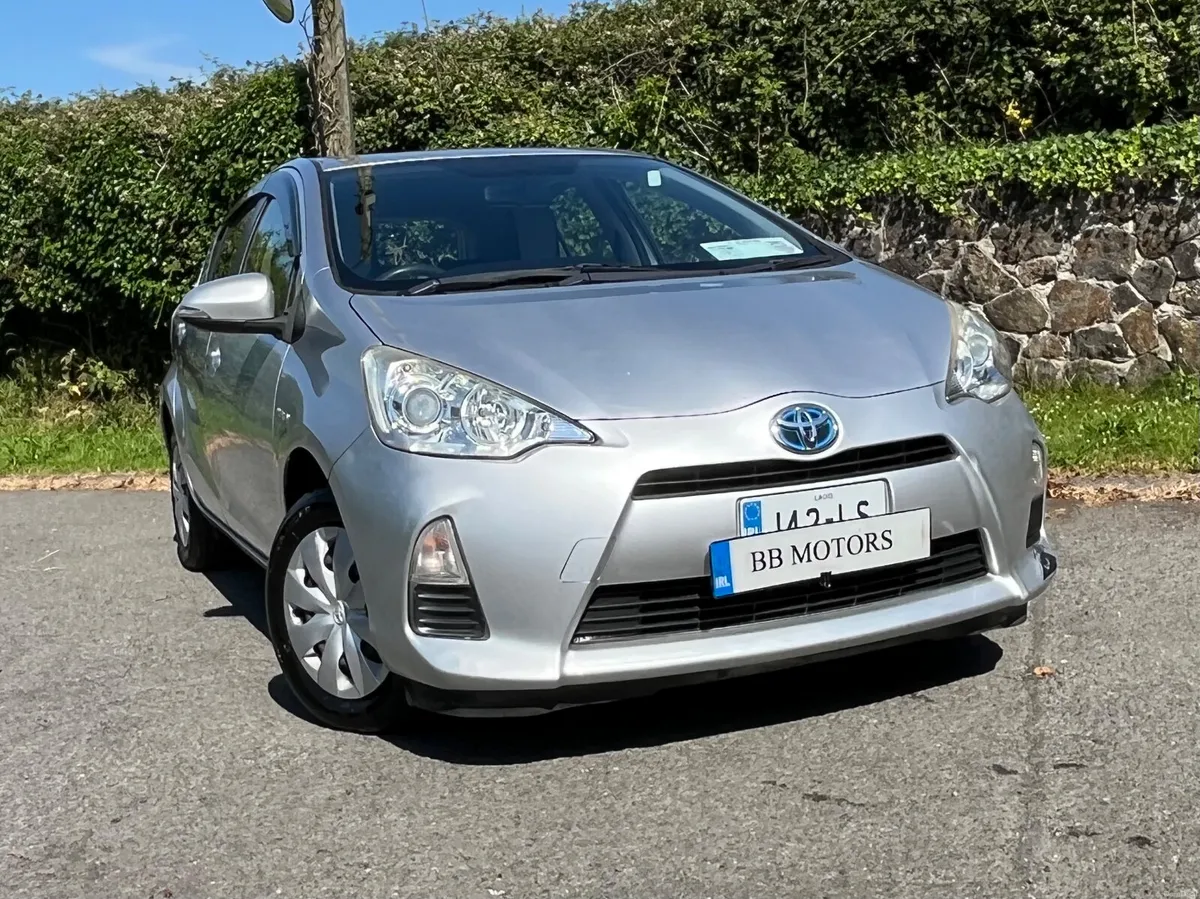 Toyota Aqua 1.8 Hybrid petrol. - Image 4