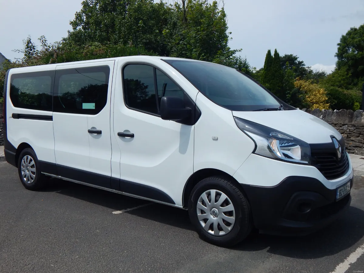 2018 Renault Trafic 9 seats NCT 07/28 - Image 1