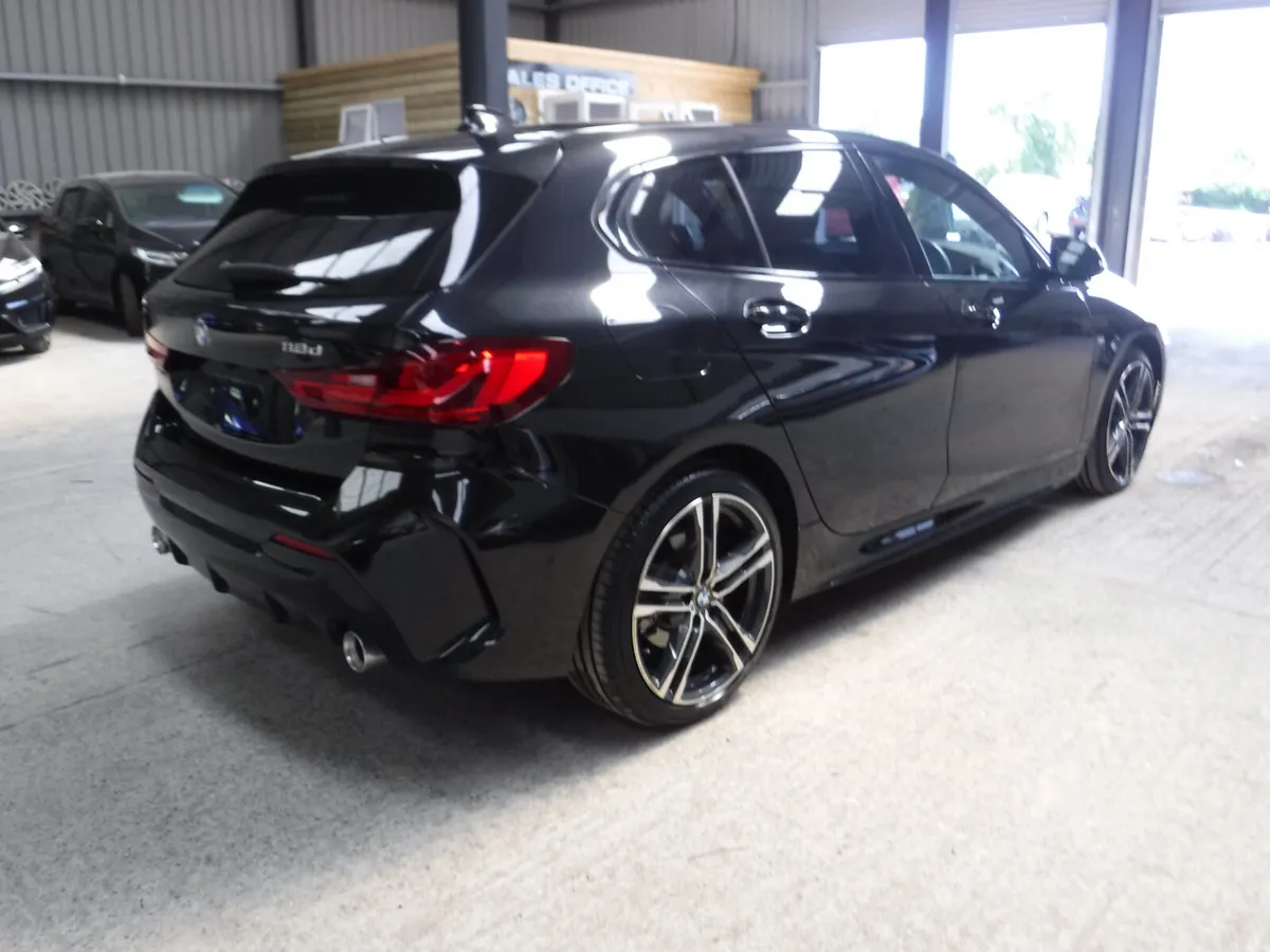 BMW 118D 2.0 DIESEL AUTO M-SPORT TINY MILEAGE - Image 3