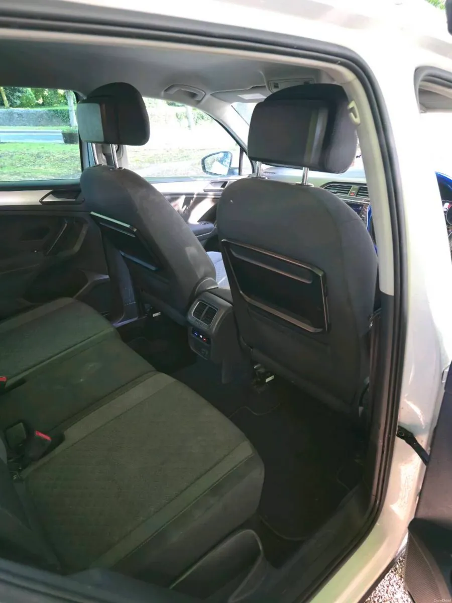 Volkswagen Tiguan - Image 6