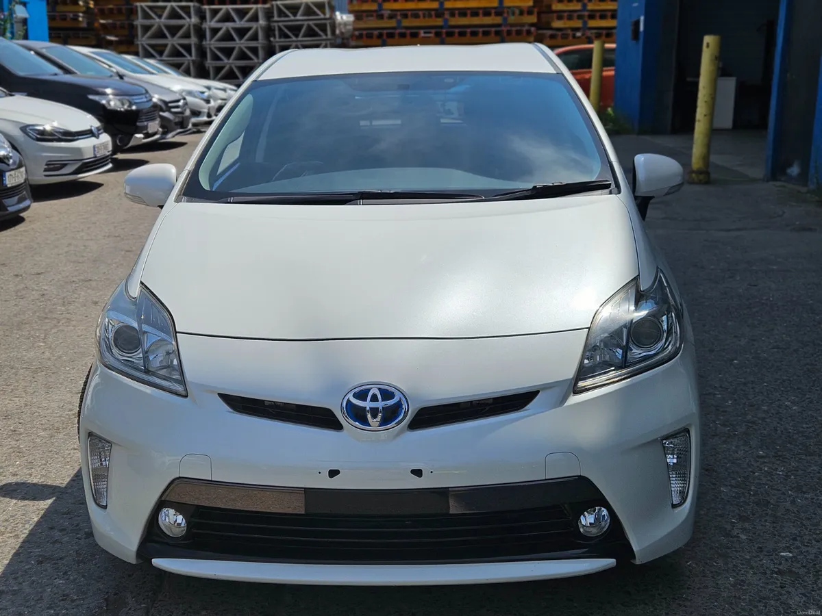2014 Toyota Prius Hybrid Automatic/ sports - Image 2