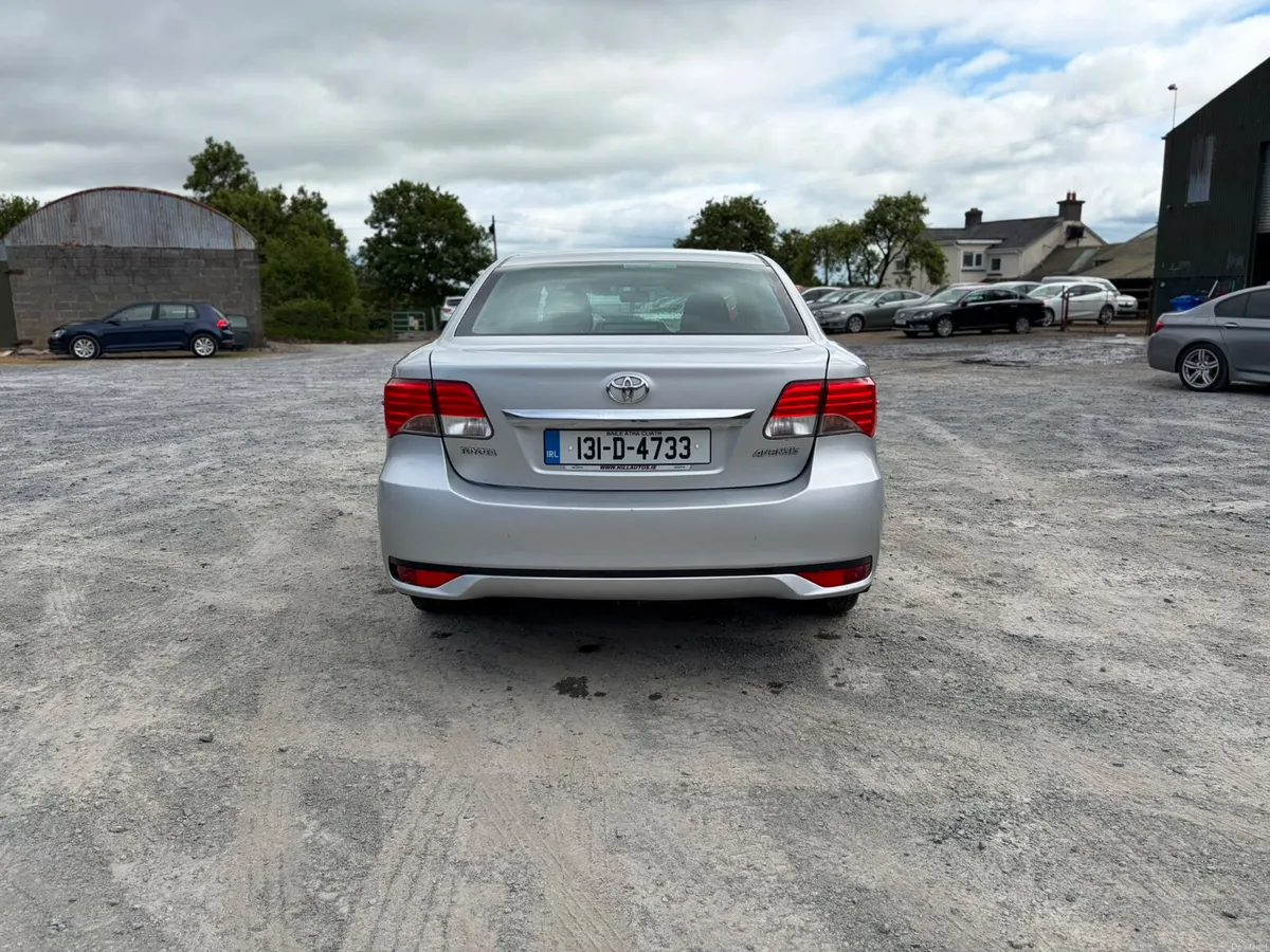 Toyota Avensis 2013 - Image 4