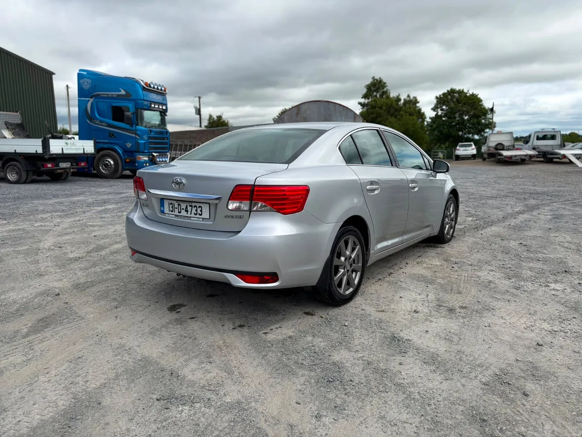 Toyota Avensis 2013 - Image 2