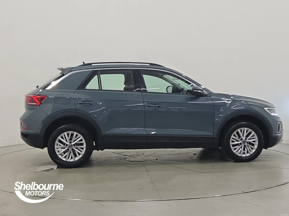 Volkswagen T-roc LIFE TSI - Image 3