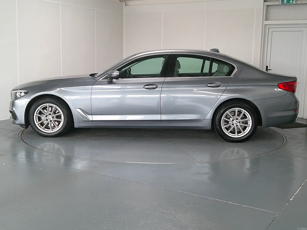BMW 5-Series 2018 - Image 3