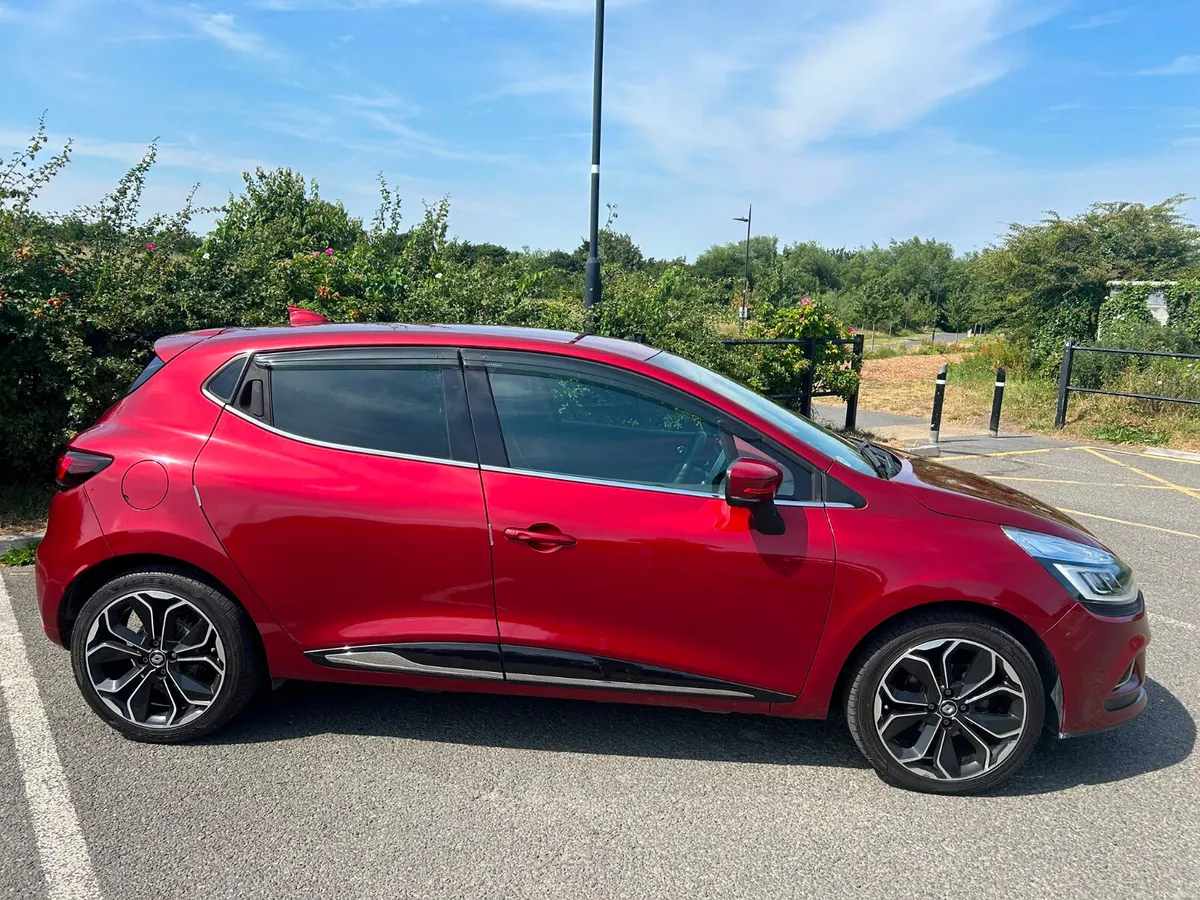 RENAULT CLIO 2018 1.2 PETROL AUTO HIGH SPEC - Image 5