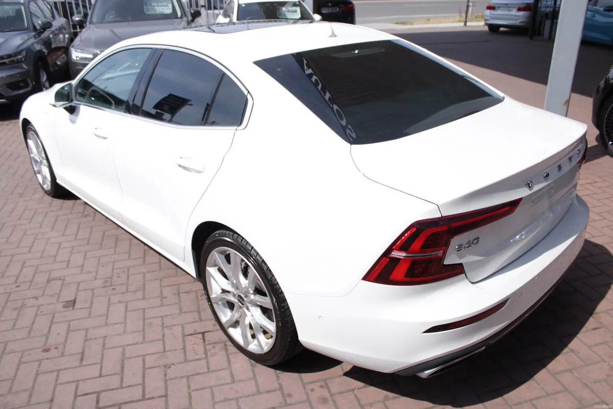 2020 VOLVO S60 T6 PETROL PLUG-IN 4DR SALOON AUTO - Image 6