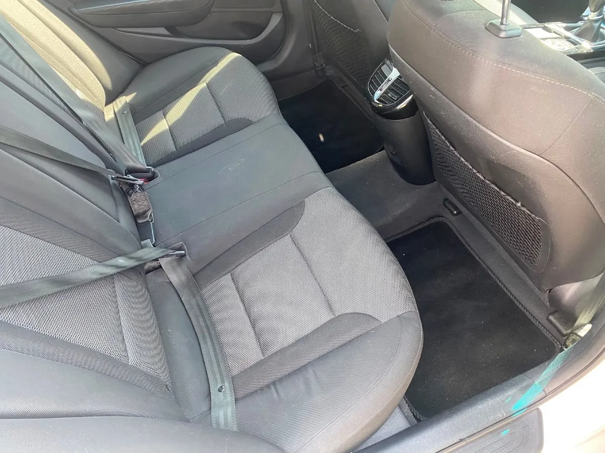 Hyundai i40 2013 - Image 2