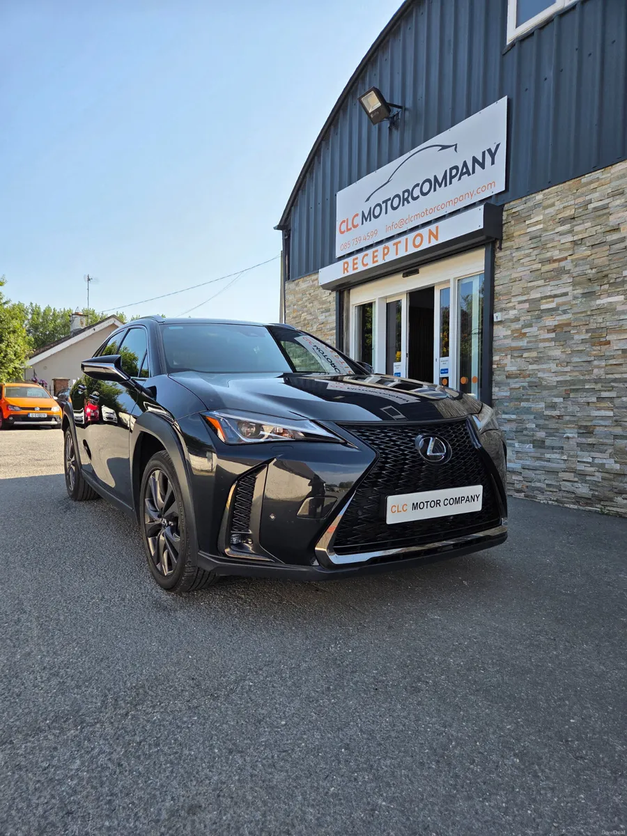 Lexus UX 2023 // LOW LOW MILEAGE - Image 2