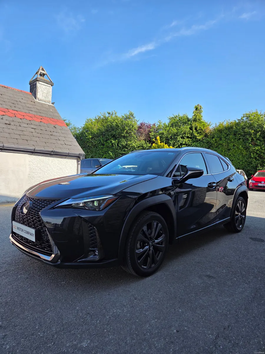 Lexus UX 2023 // LOW LOW MILEAGE - Image 5