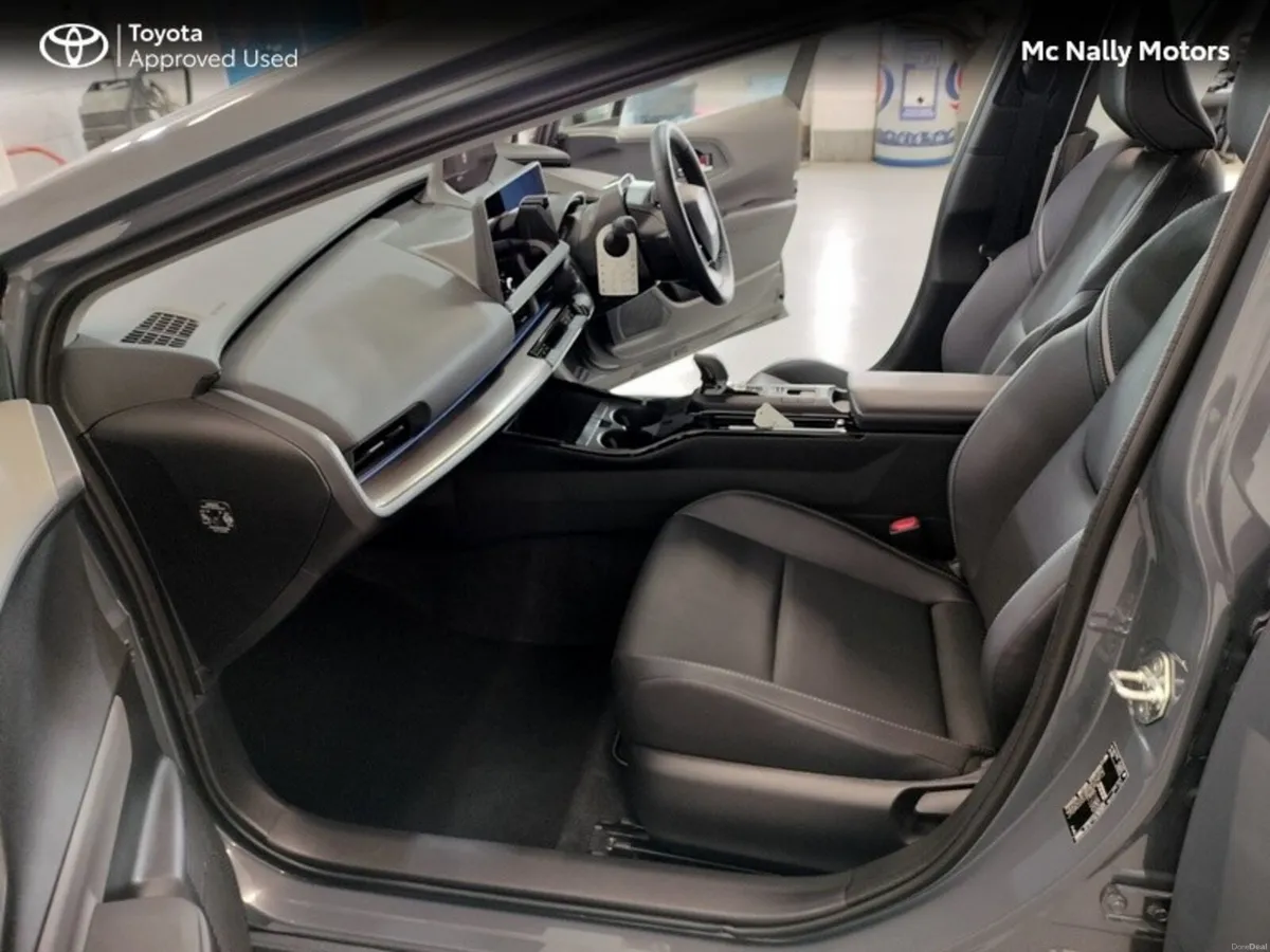 Toyota Prius PHEV ex demo - Image 6