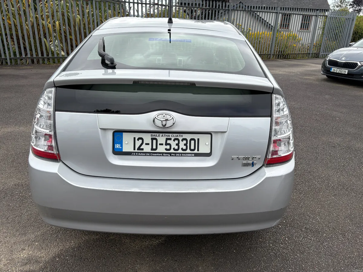 Toyota Prius 2012, 1.8 Hybrid Base - Image 2