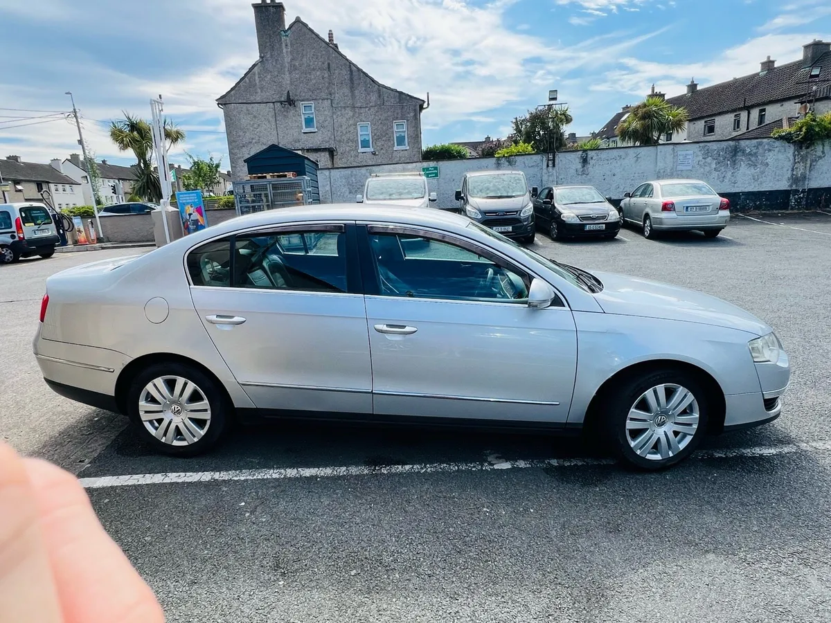 Volkswagen Passat 1.6 Petrol - Image 2