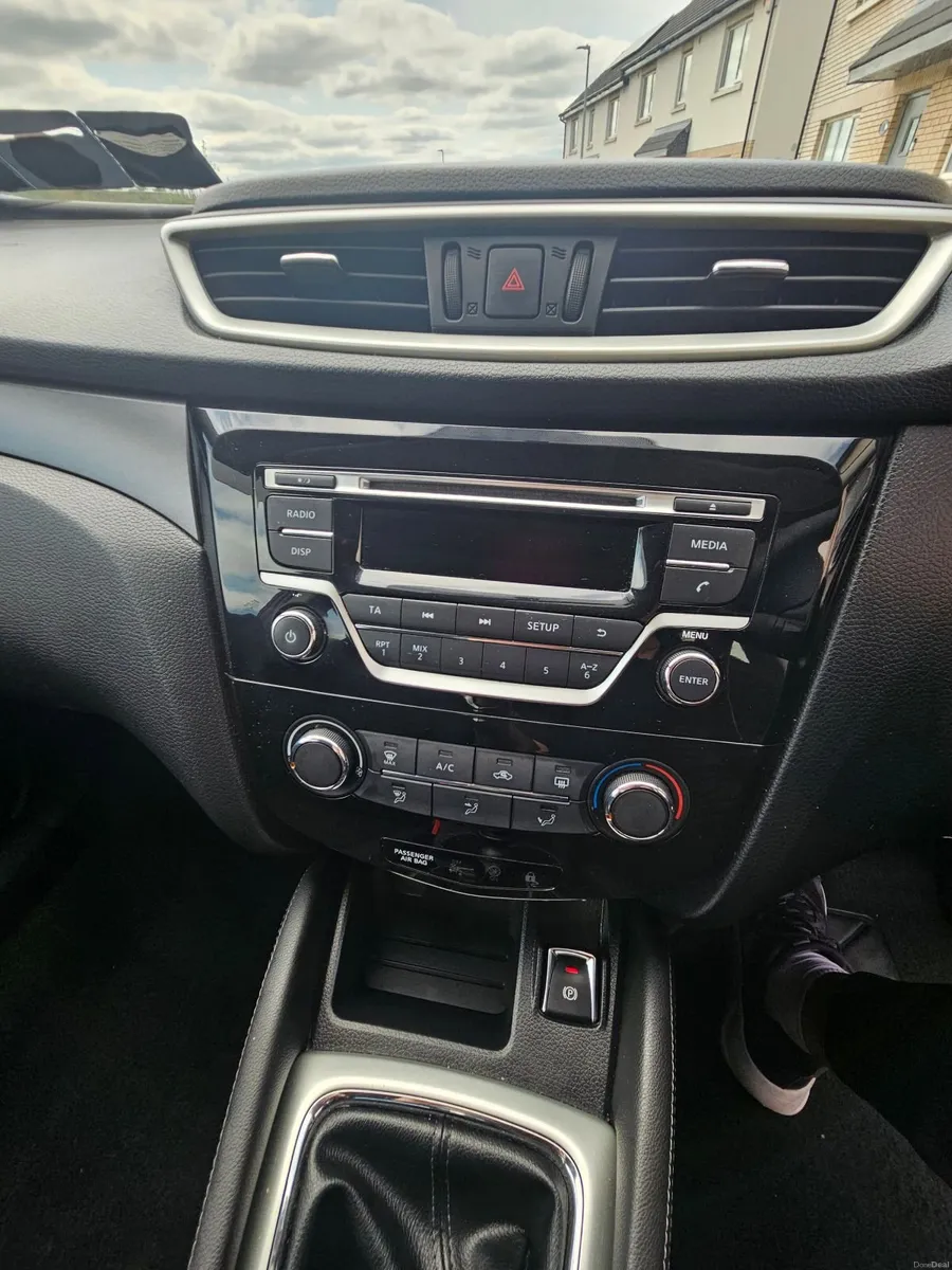 2015 Nissan Qashqai - low mileage,quick sale - Image 5