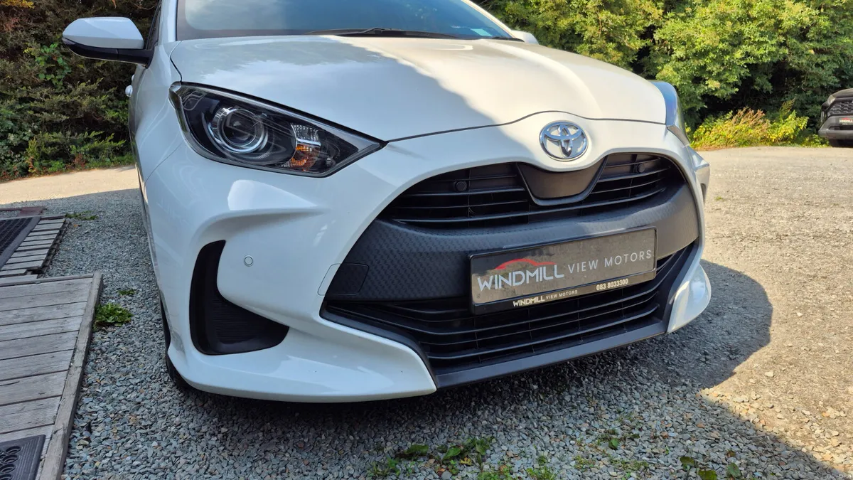 Toyota Yaris 1.5 Hybrid 2021 - Image 4