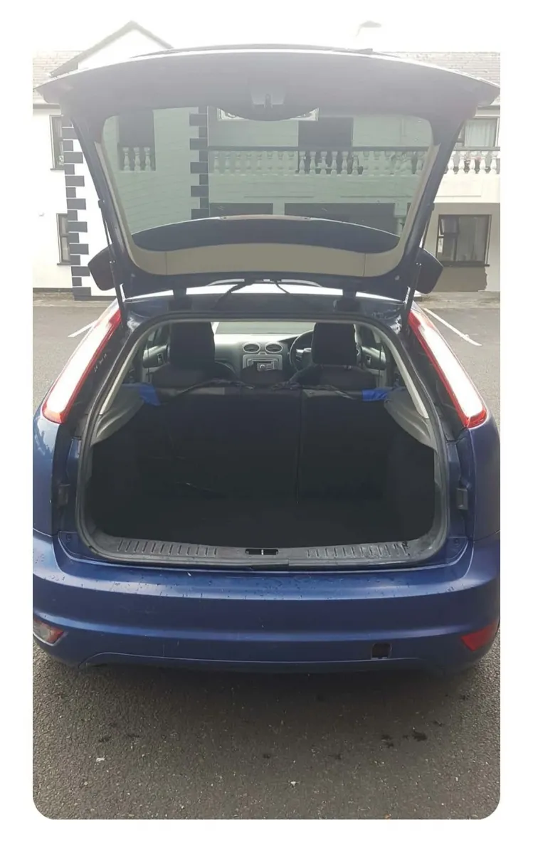 Ford Focus 2010 - Image 4