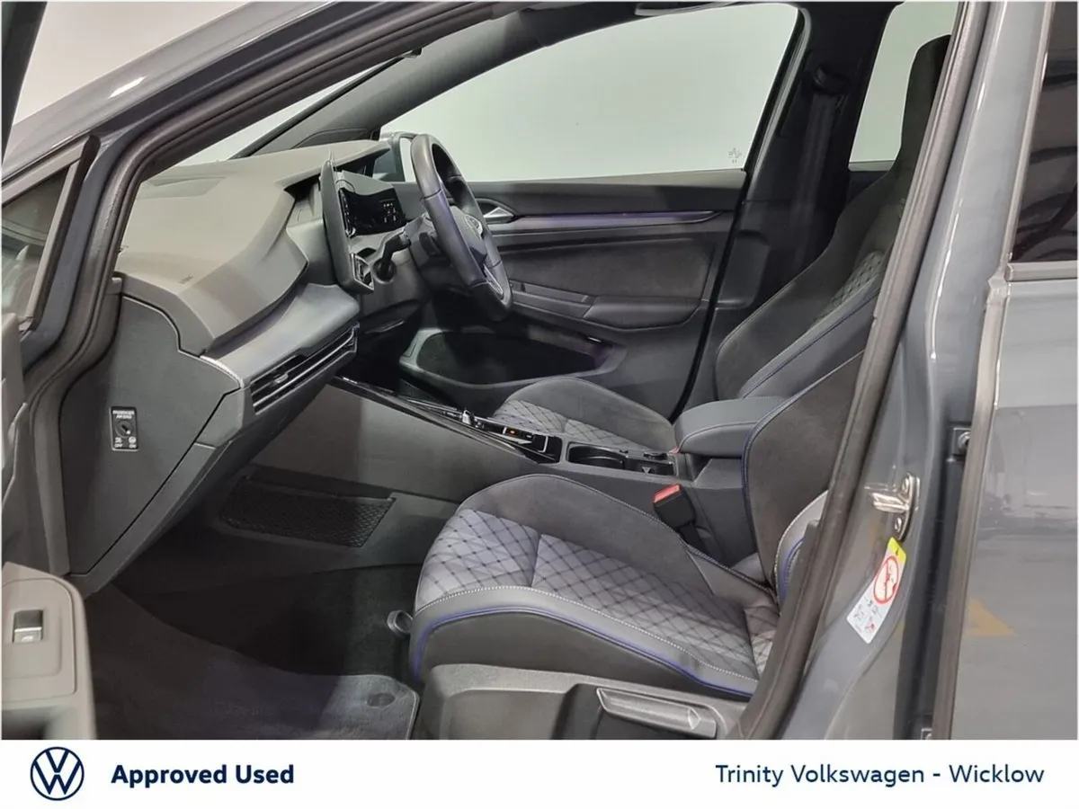 Volkswagen Golf ** R-LINE ** 1.5 TSI MHEV ** 116BH - Image 4