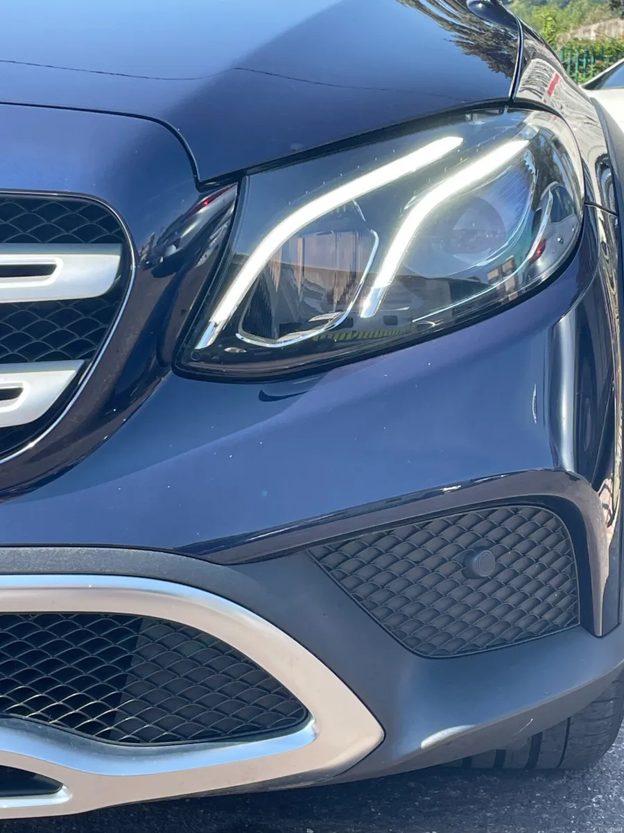 Mercedes-Benz E-Class 2018 FSH - Image 6