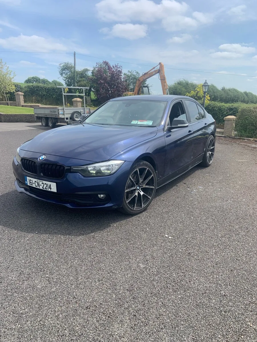 BMW 320 - Image 1