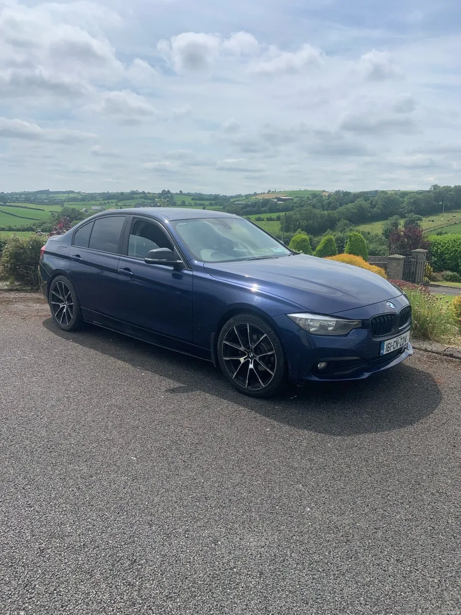 BMW 320 - Image 2