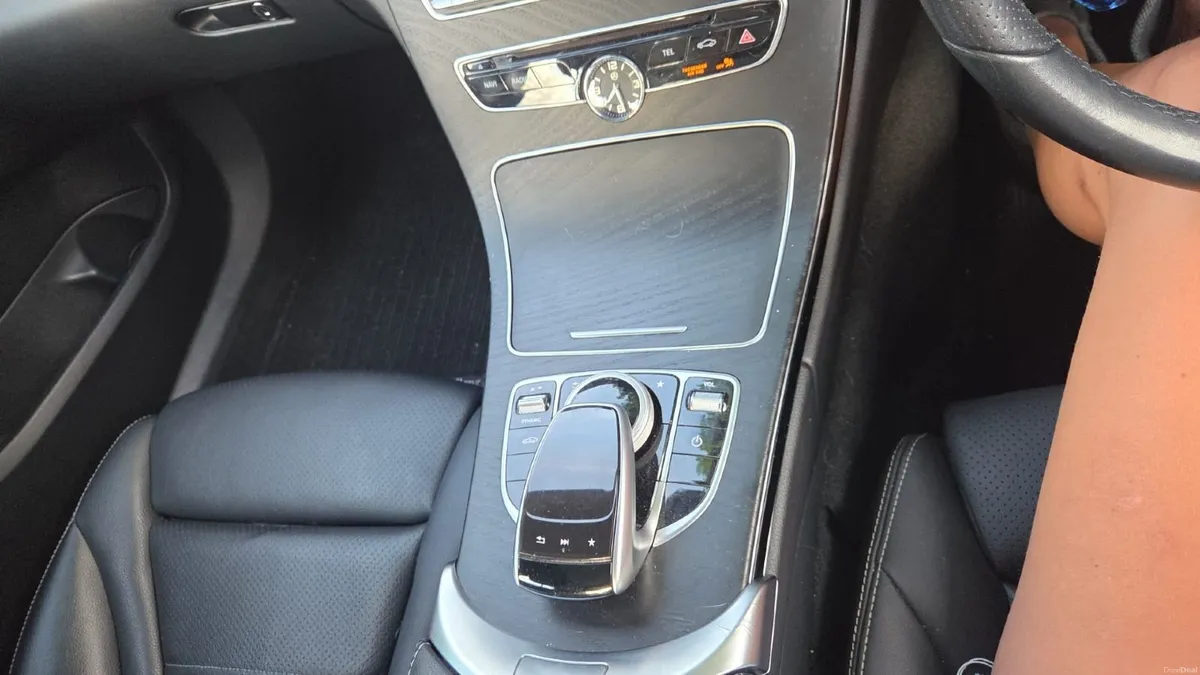 Mercedes-Benz C-Class 2017 - Image 4