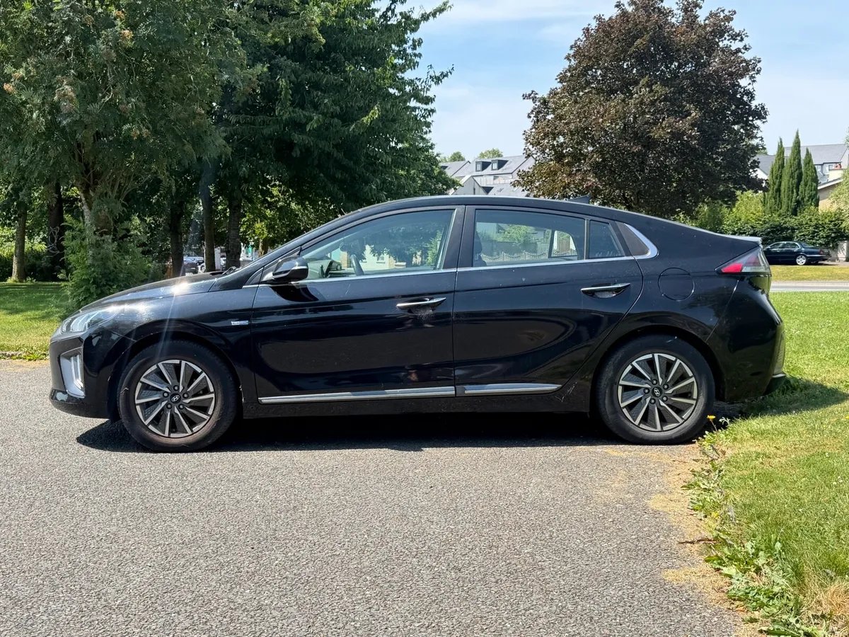 Low KM 202 Hyundai Ioniq Electric - Image 2