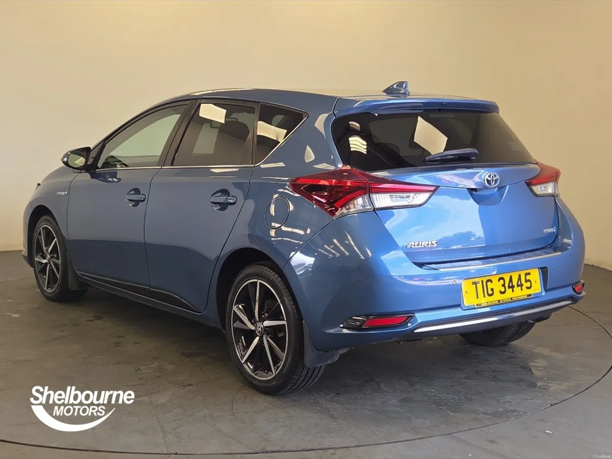 Toyota Auris Hatchback Design - Image 2
