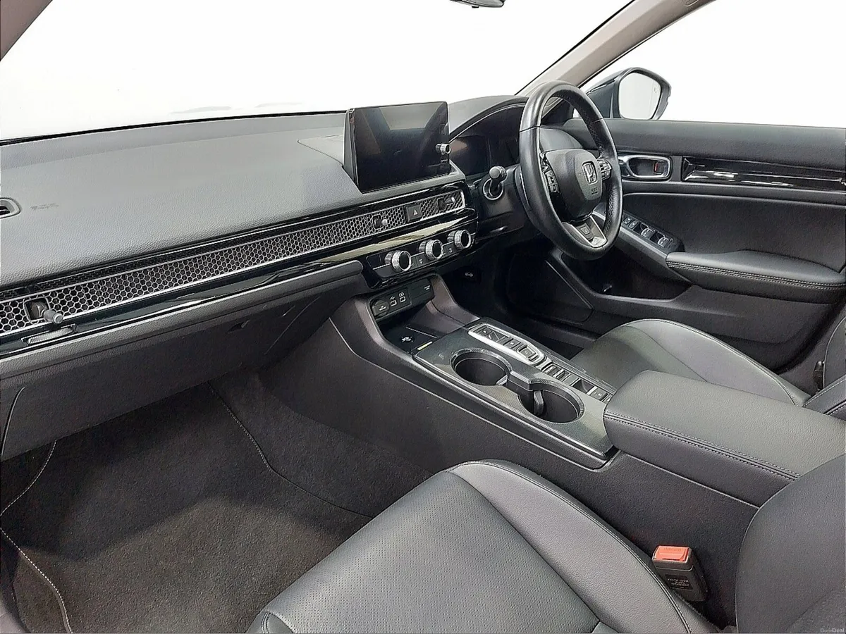 Honda Civic Hatchback Advance - Image 2