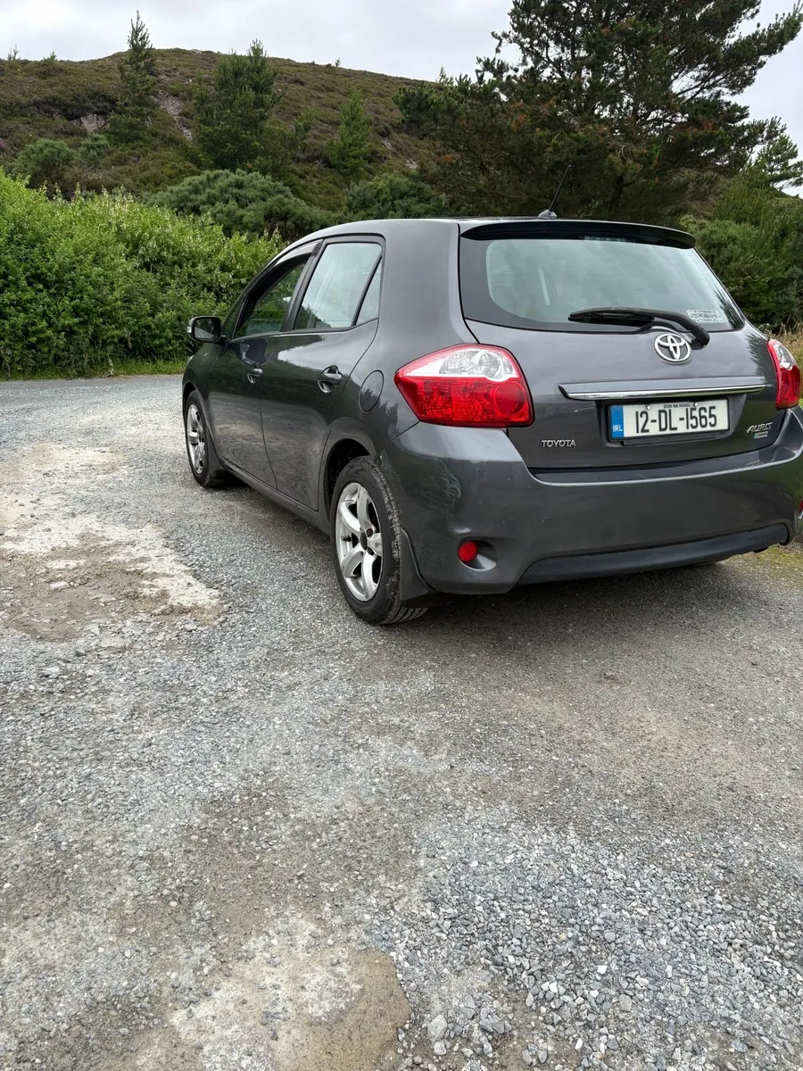 Toyota Auris 2012 - Image 4