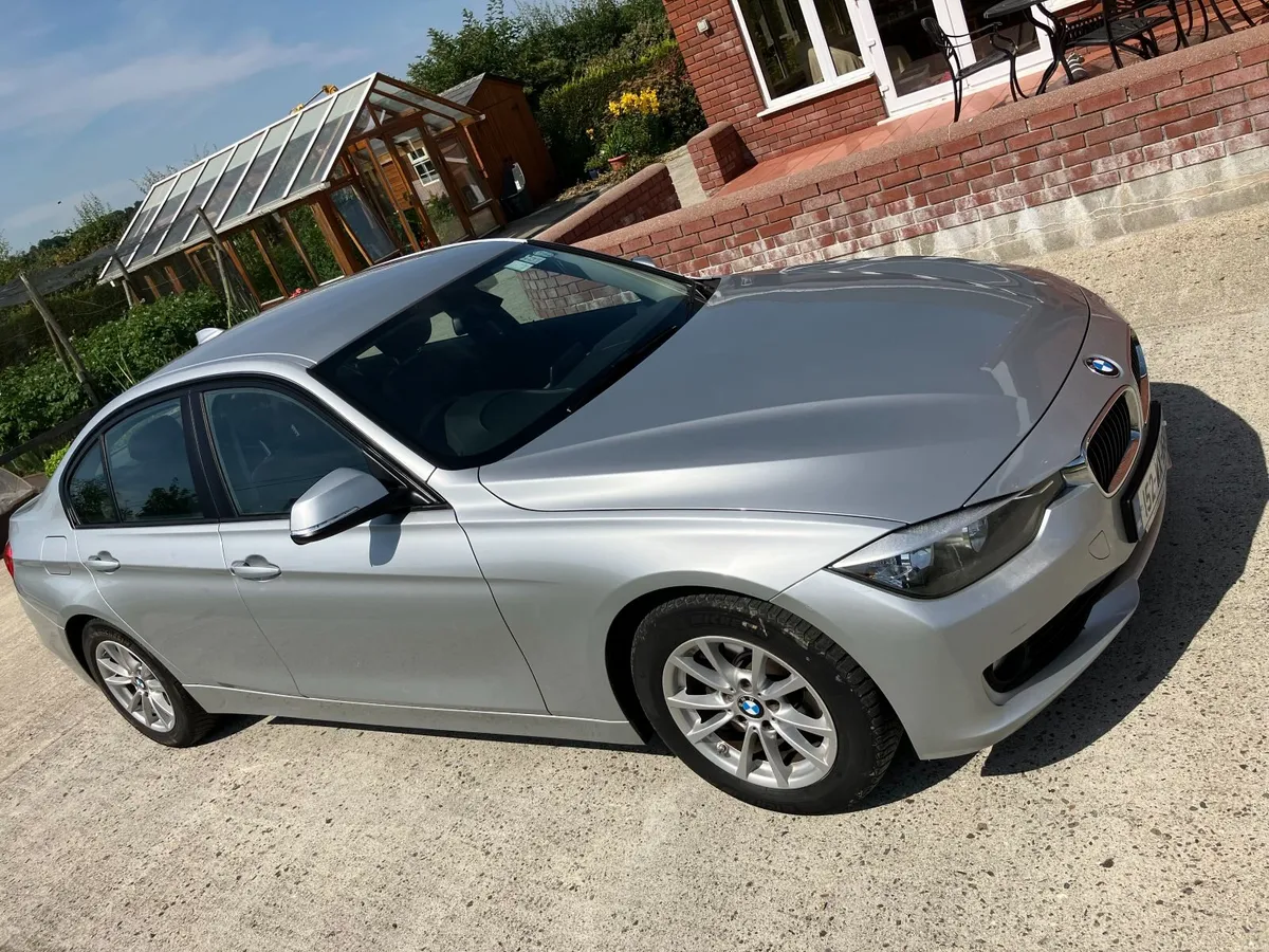 BMW 3-Series 2015 - Image 2