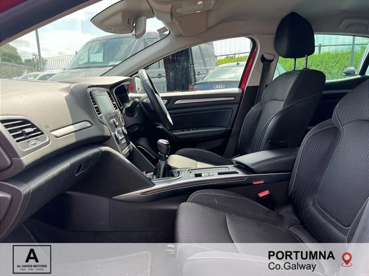 Renault Megane 1.5Blue dCi 115 ICONIC - Image 4