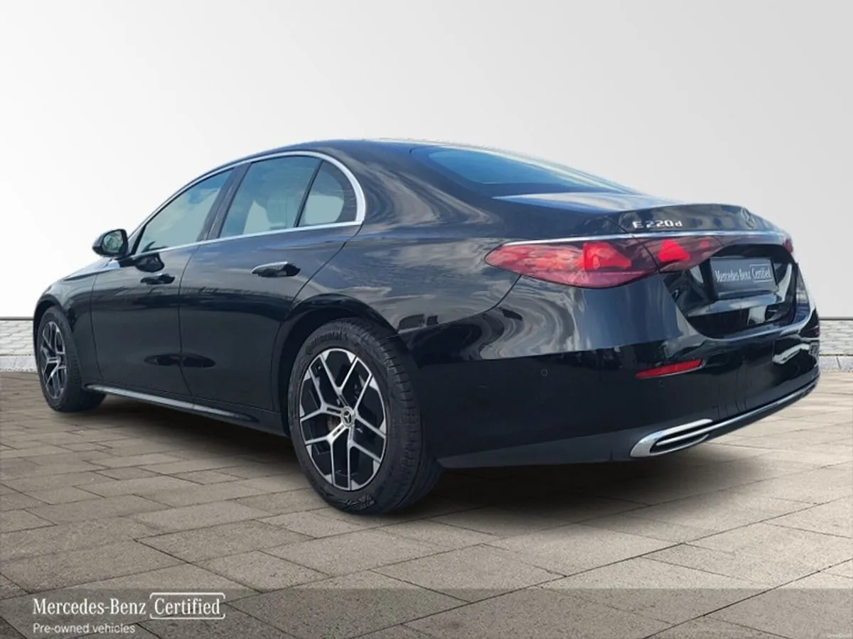 Mercedes-Benz E-Class E220d Avantgarde Plus Auto * - Image 3