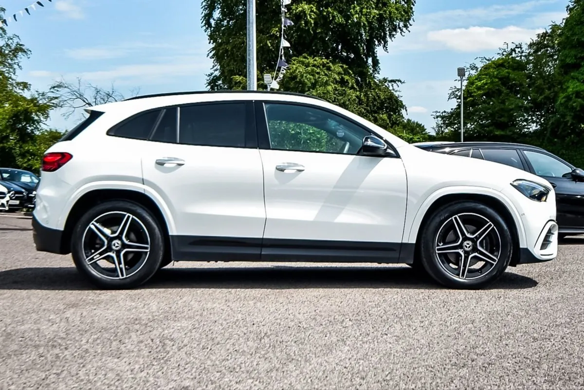 Mercedes-Benz GLA 180d AMG Night Pack Auto - Image 3