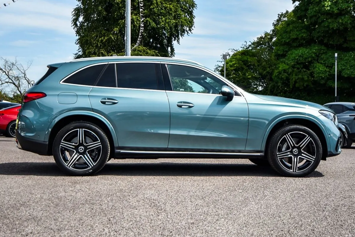 Mercedes-Benz GLC 300de AMG Premium Pan Roof 328bh - Image 3